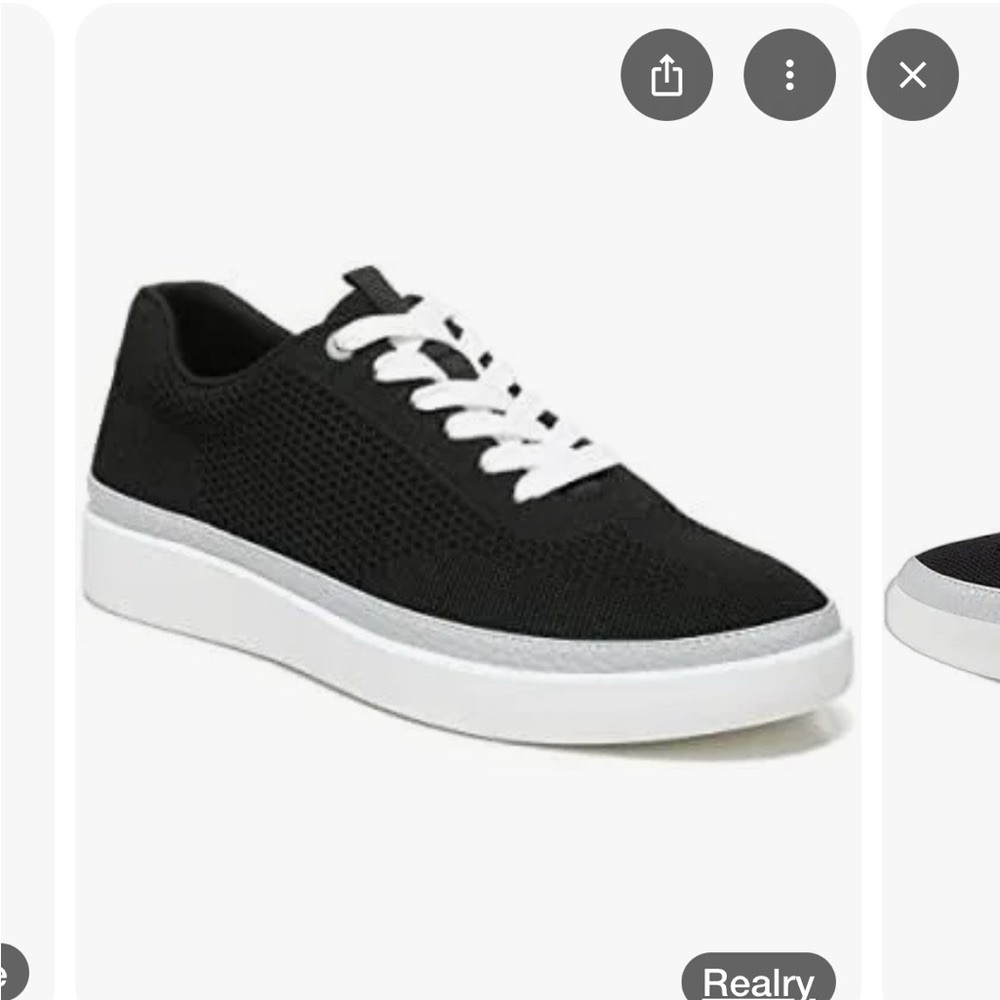 Vionic Black and White Sneakers with box